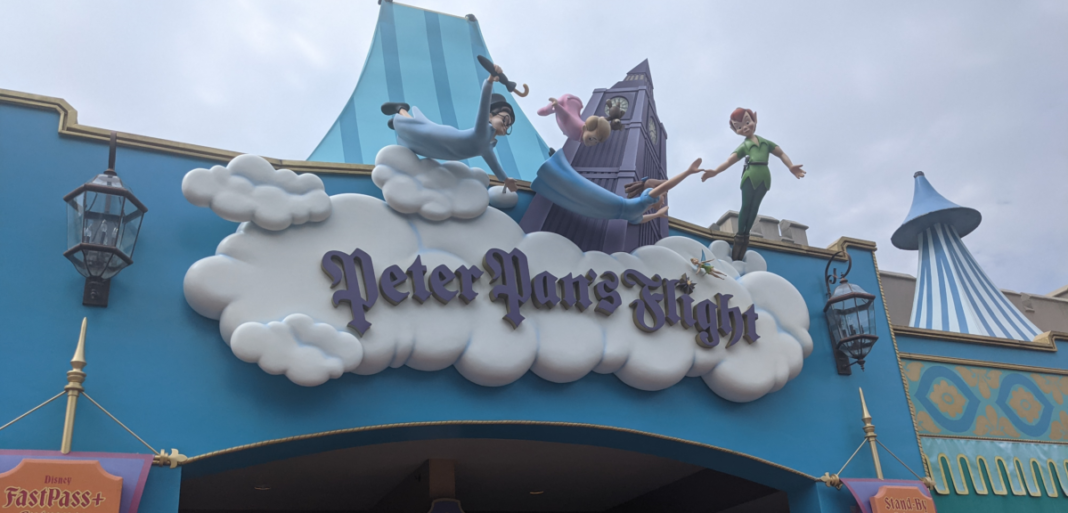 Early entry disney world for resort hotel guests in 2025 green